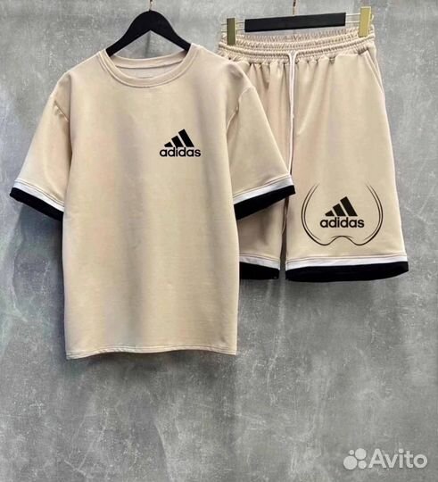 Спортивный костюм adidas