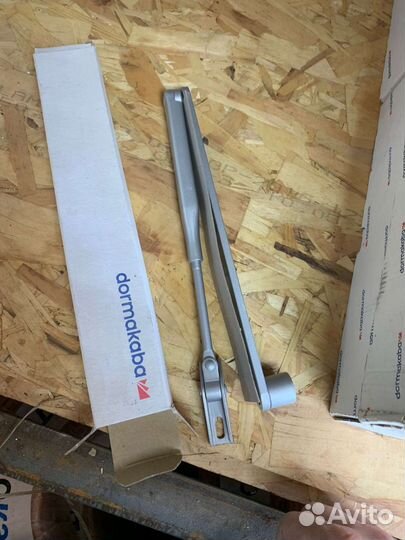 Доводчик дверной dormakaba TS 83