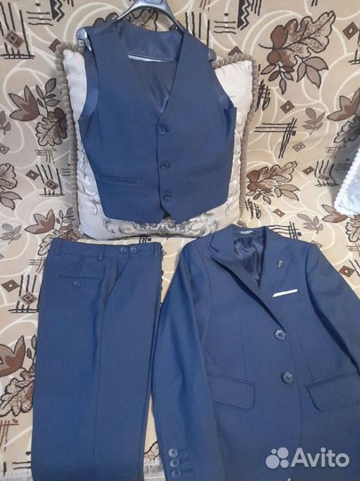 Классический костюм тройка на мальчика