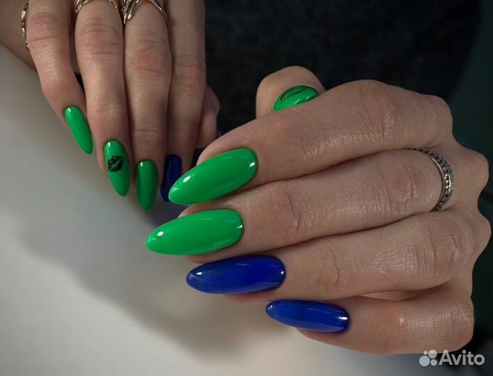 Маникюр в салоне