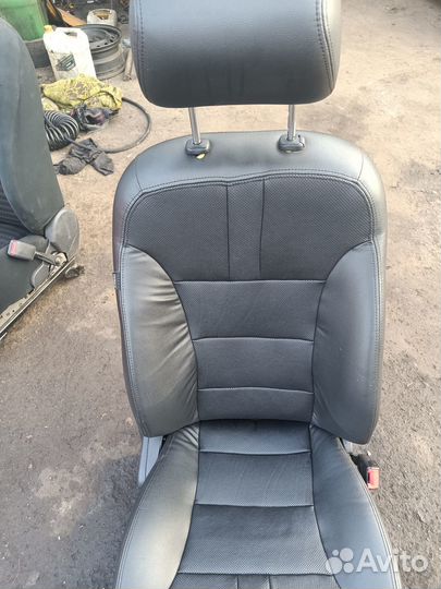 Эмгранд переднее левое сидение кожа механика