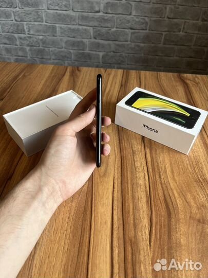 iPhone SE (2020), 64 ГБ