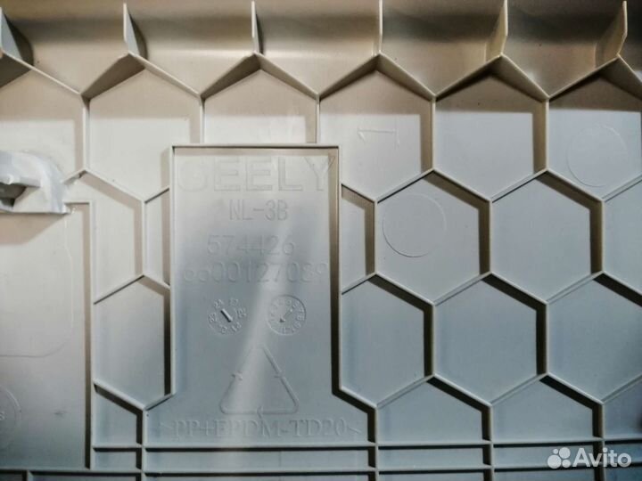 Накладка потолка Geely Atlas Pro