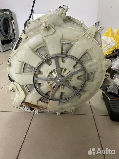 Бак Hotpoint Ariston