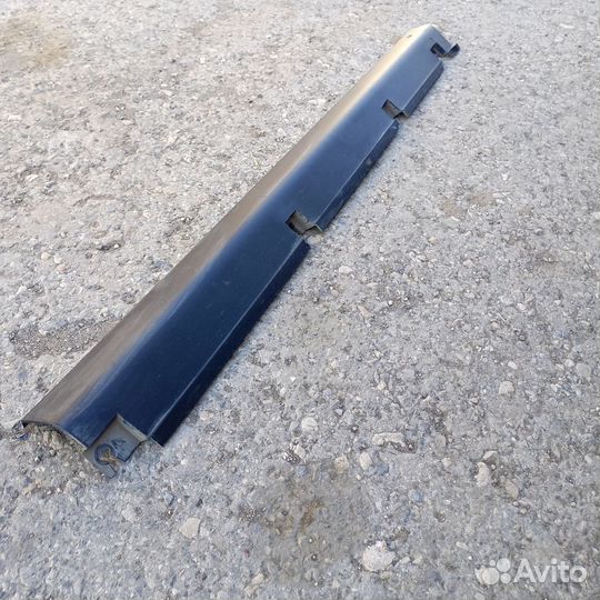 Накладка правого порога LADA Kalina