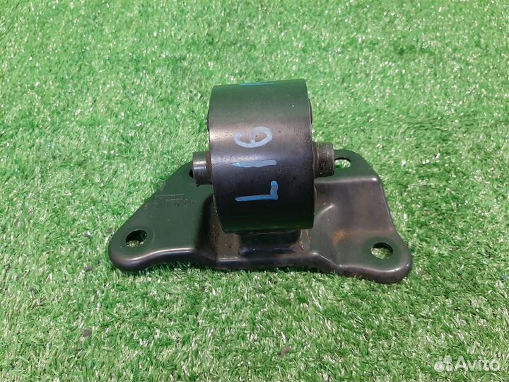 Опора (подушка) двигателя левая Mitsubishi Space