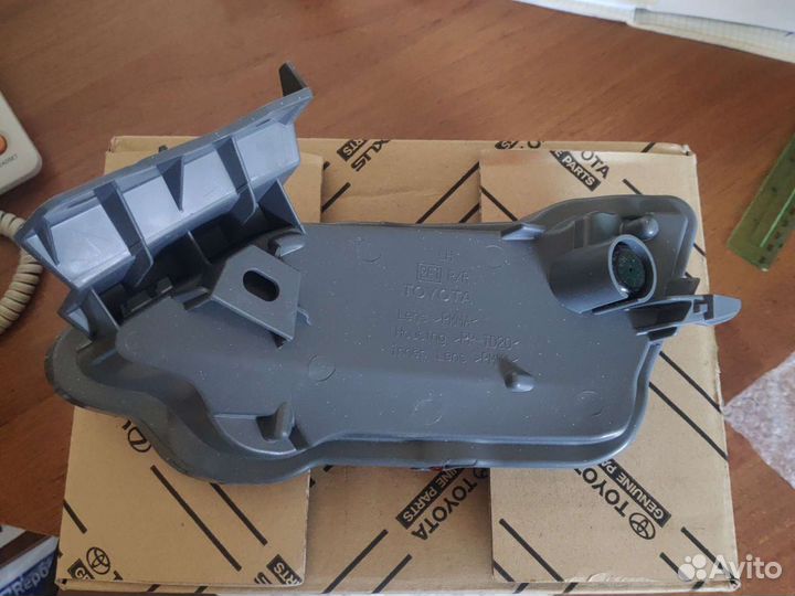 Отражатель заднего бампера (левый) RAV 4(13-18)