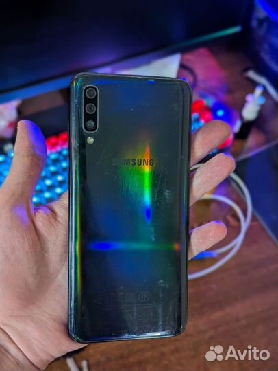 Samsung Galaxy A70, 8/128 ГБ
