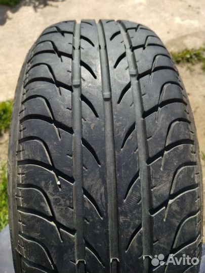 Taurus 401 High Performance 195/60 R15 88V