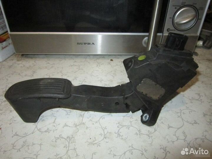 Педаль газа Lexus Nx