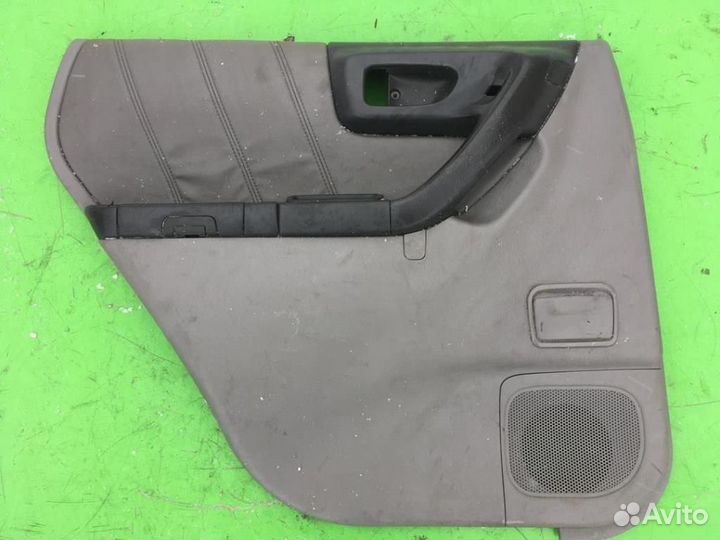 Обшивка двери комплект Субару Форестер 10