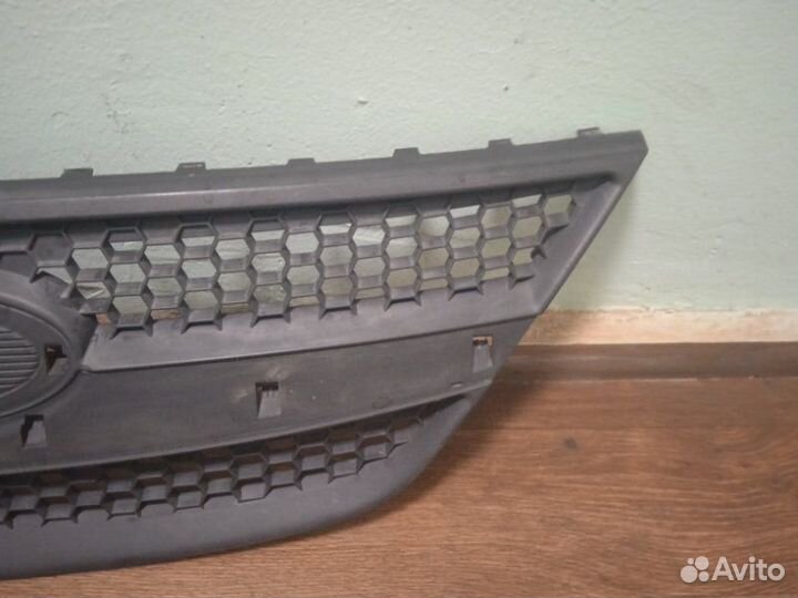 Решетка радиатора LADA Largus 2012