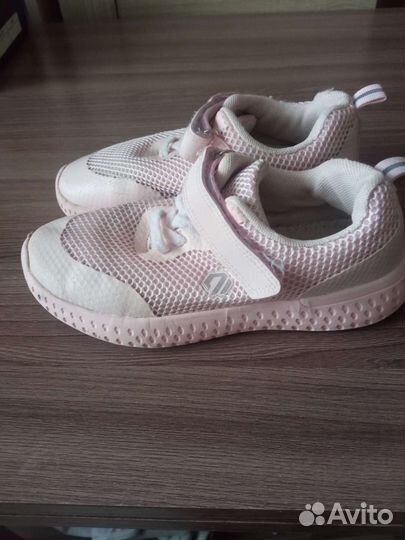 Кроссовки для девочки