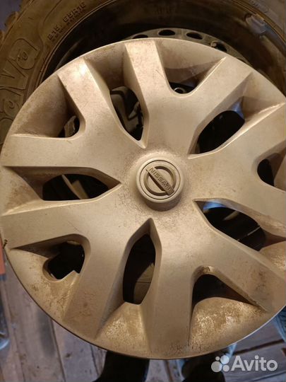 Sava Eskimo Stud 215/65 R16