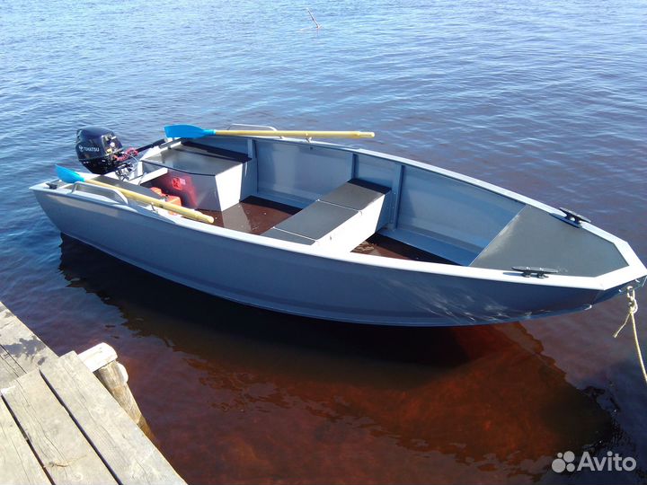 Лодка с мотором