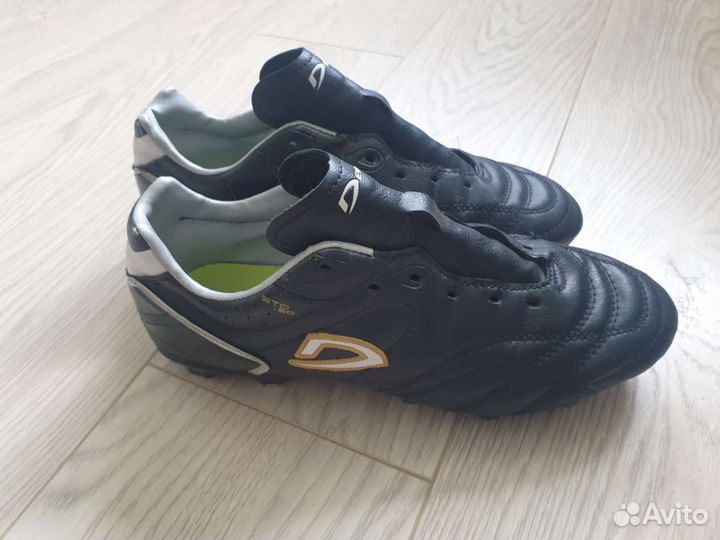 Футбольные бутсы 38 размер