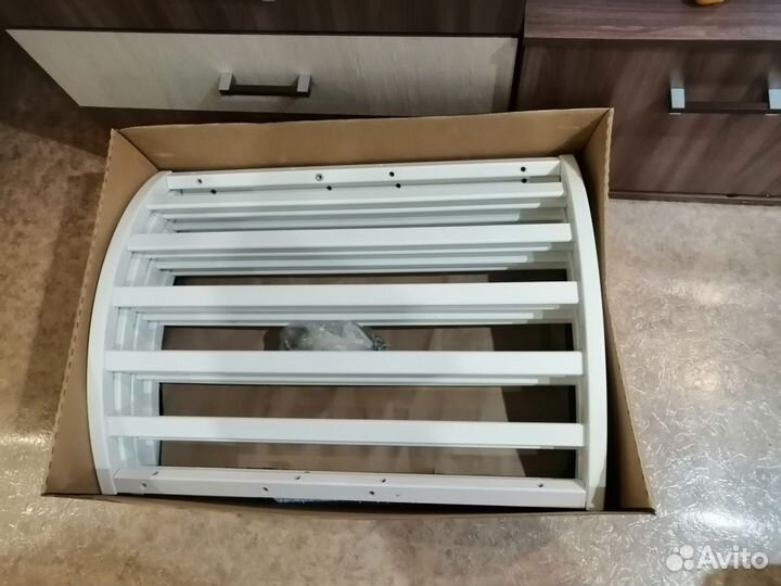 Детская кроватка с маятником