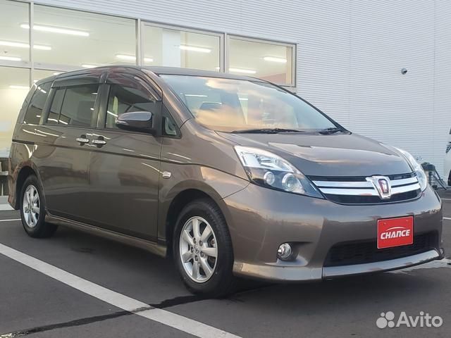 Toyota Isis 1.8 CVT, 2015, 38 000 км