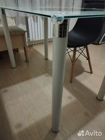 Кухонный стол