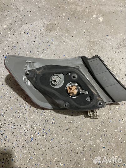 Фонарь задний правый toyota camry 50
