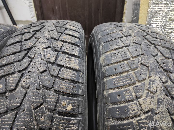 Maxxis ArcticTrekker NP3 215/65 R16