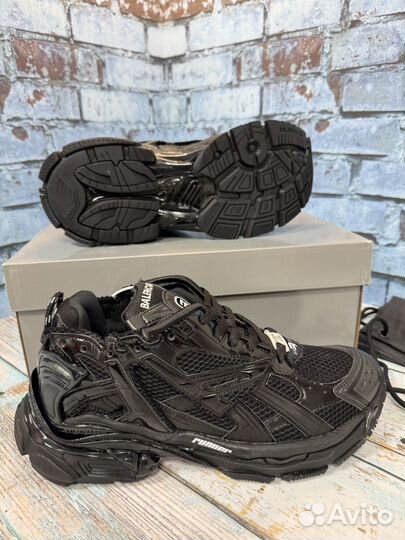 Balenciaga runner black