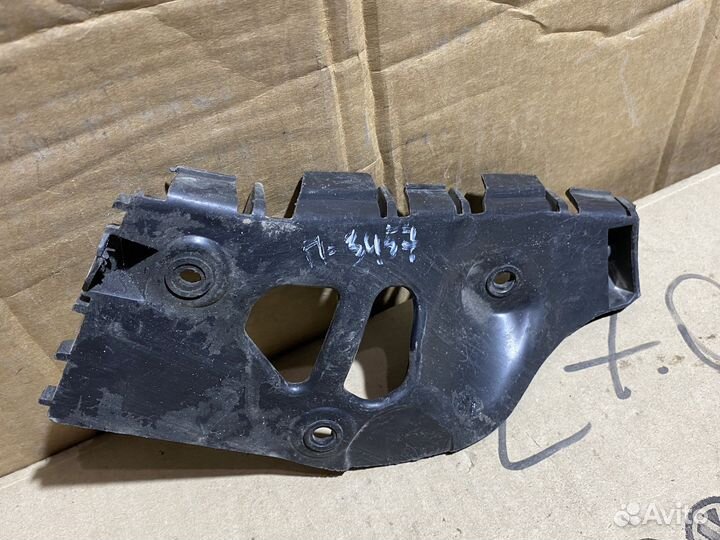 Кронштейн заднего бампера Renault Sandero Целый