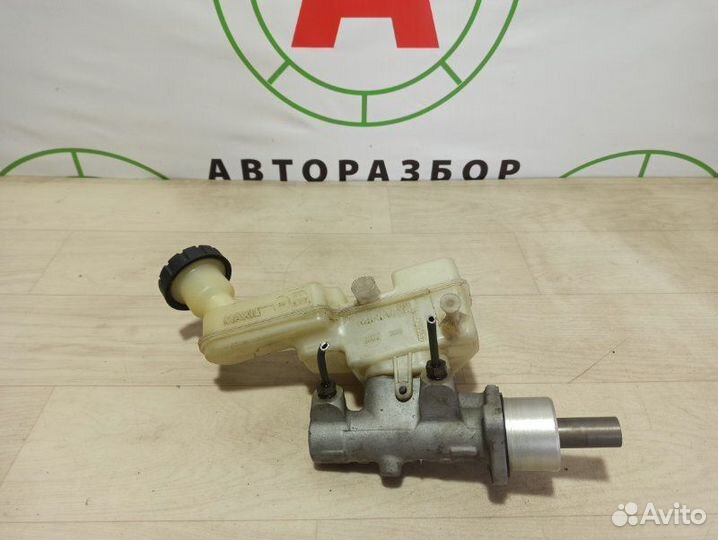 Главный тормозной цилиндр Nissan Note E11E HR16DE