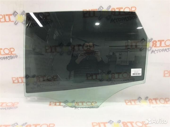 Стекло двери заднее левое Audi Q5 (8R) 2008-2012