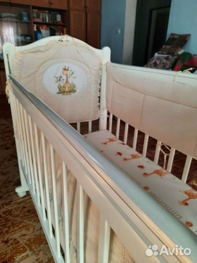 Детская кроватка