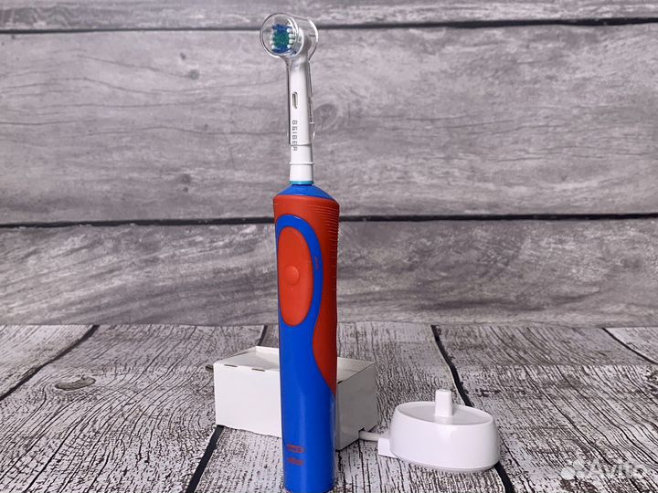 Электрическая зубная щетка Braun Oral B детская