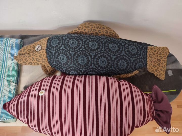 Подушка две штуки в виде рыб. Ручная работа