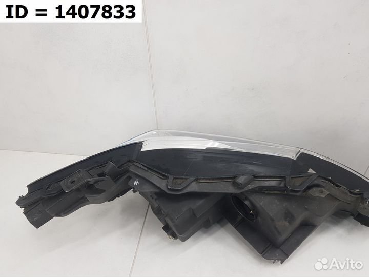 Фара левая Toyota Camry