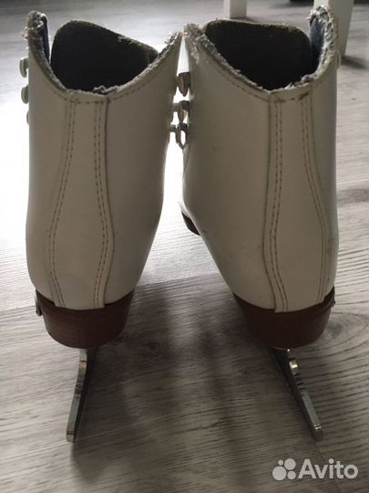 Коньки профессиональные