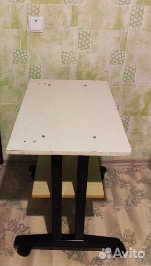 Стол под телевизор