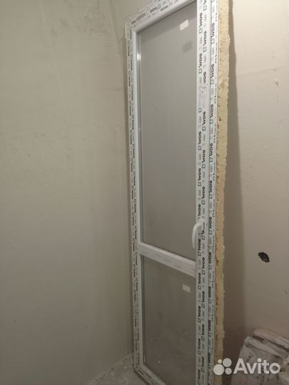 Балконная дверь с окном