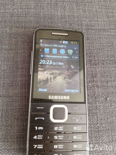 Телефон Samsung GT-S5610