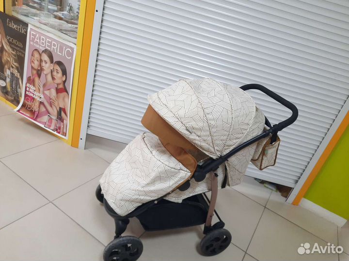 Новая Коляска беби хит с перекидной ручкой Б