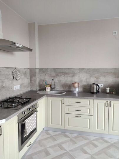 2-к. квартира, 61 м², 8/8 эт.