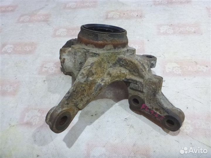 Кулак поворотный передний левый Nissan Almera N15