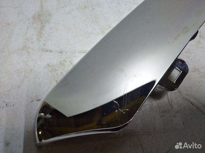 Накладка переднего бампера Chrysler 300C 2004-2010