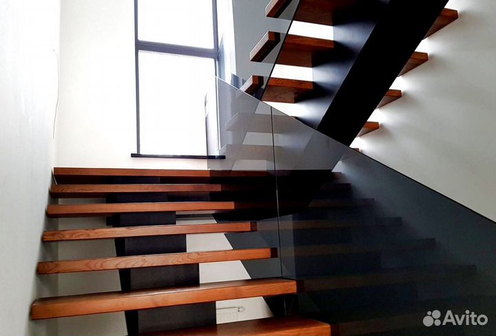 Лестница на металлокаркасе