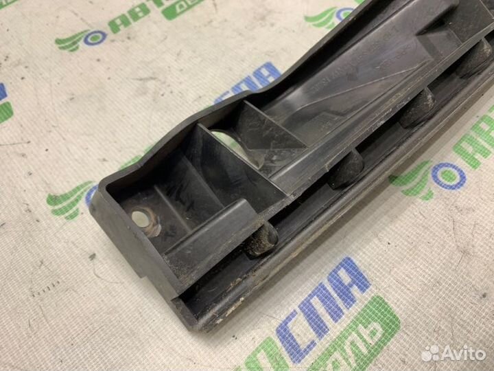 Кронштейн бампера передний левый Volkswagen Touran