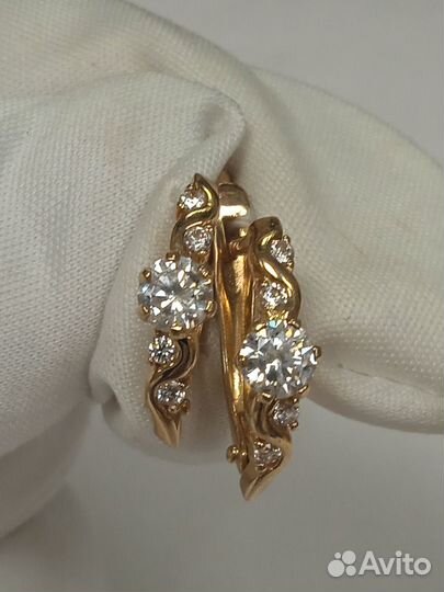 Серьги с синтетическим камнем Золото