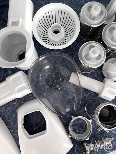 Мясорубка Bosch MFW 3850B, белый/черный бу