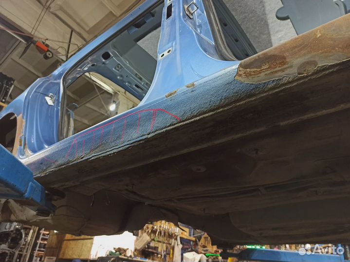 Порог со стойкой правый Skoda Rapid (NH3)