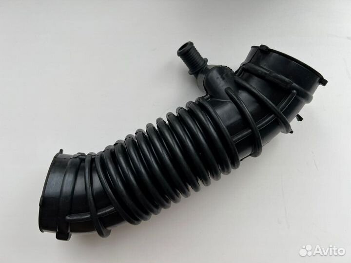 Патрубок воздушного фильтра Chevrolet Cruze 2010