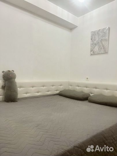 Кровать двухспальная с подьемным механизмом