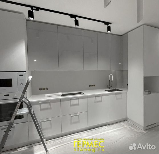 Столешница на кухню из камня м2