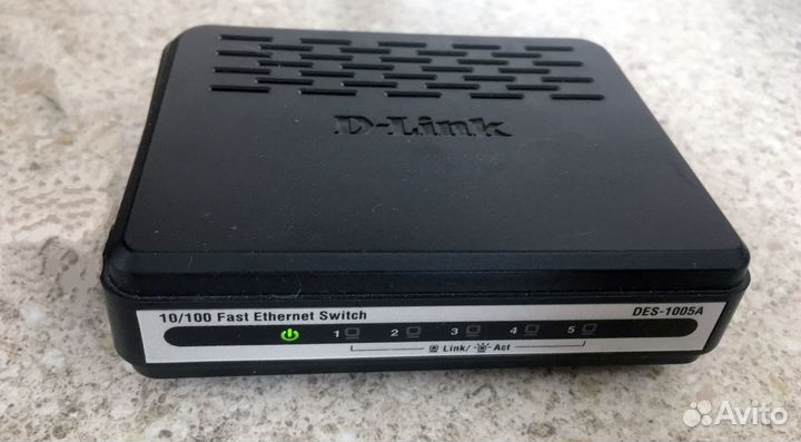 Коммутатор D-link DES-1005A
